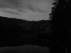 Černé jezero v noci